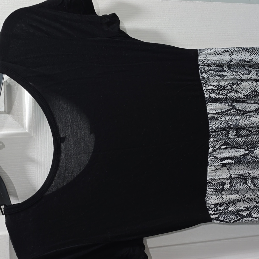 Black & White Snake Print Maxi Dress - Picture 14 of 16